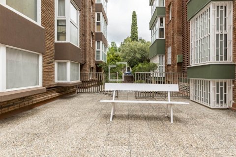 Apartamento de 4 dormitorios en alquiler en Barcelona, Cataluña, Spain № 9229 - foto 26