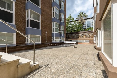 Apartamento de 4 dormitorios en alquiler en Barcelona, Cataluña, Spain № 9229 - foto 30