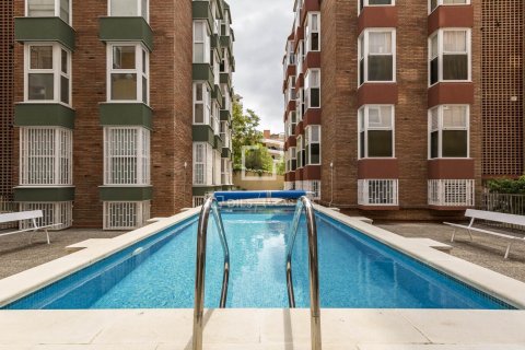 Apartamento de 4 dormitorios en alquiler en Barcelona, Cataluña, Spain № 9229 - foto 28