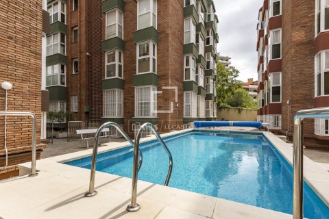 Apartamento de 4 dormitorios en alquiler en Barcelona, Cataluña, Spain № 9229 - foto 27