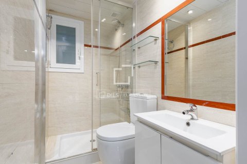 Apartamento de 4 dormitorios en alquiler en Barcelona, Cataluña, Spain № 9229 - foto 18