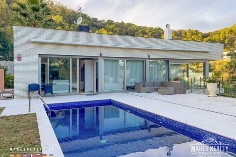 4 bedrooms villa for sale in Blanes, Girona, Catalonia, Spain № 983 - photo 2