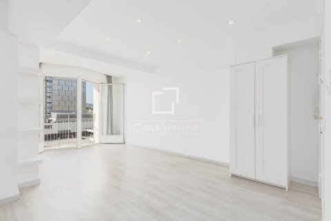 3 bedrooms apartment for sale in Barcelona, Catalonia, Spain № 9263 - photo 9