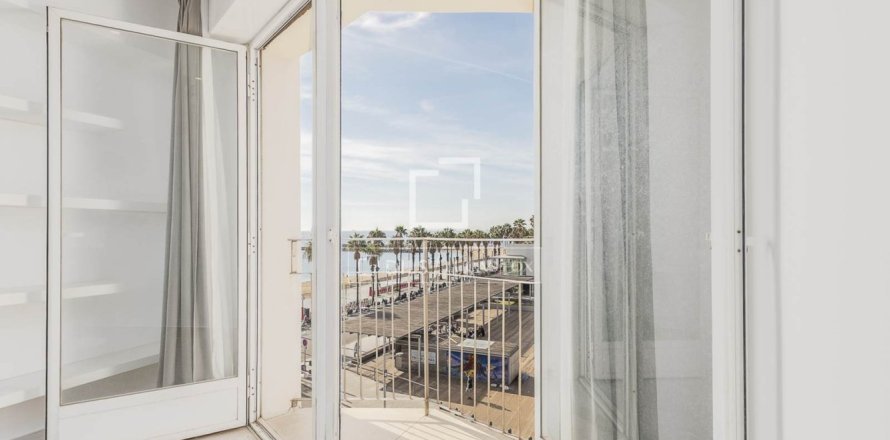 3 bedrooms apartment for sale in Barcelona, Catalonia, Spain № 9263