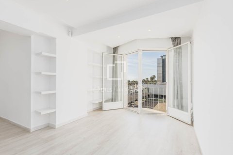 3 bedrooms apartment for sale in Barcelona, Catalonia, Spain № 9263 - photo 13