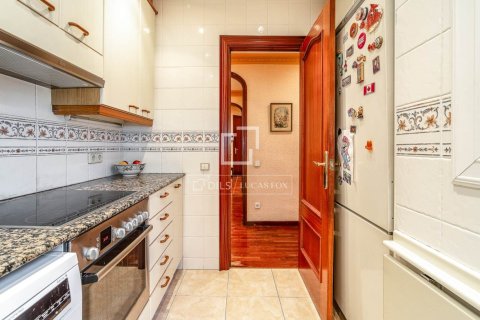 Apartamento de 3 dormitorios en venta en Barcelona, Cataluña, Spain № 9217 - foto 22