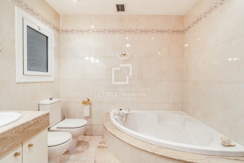 Apartamento de 3 dormitorios en venta en Barcelona, Cataluña, Spain № 9217 - foto 14