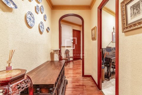 Apartamento de 3 dormitorios en venta en Barcelona, Cataluña, Spain № 9217 - foto 7