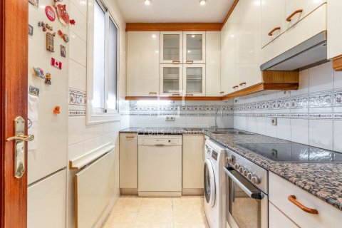 Apartamento de 3 dormitorios en venta en Barcelona, Cataluña, Spain № 9217 - foto 21