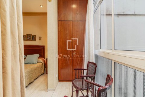Apartamento de 3 dormitorios en venta en Barcelona, Cataluña, Spain № 9217 - foto 12