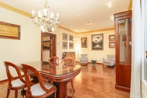 Apartamento de 3 dormitorios en venta en Barcelona, Cataluña, Spain № 9217 - foto 5