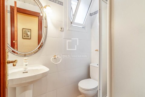 Apartamento de 3 dormitorios en venta en Barcelona, Cataluña, Spain № 9217 - foto 25