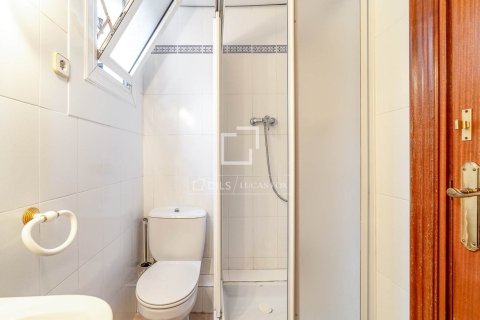 Apartamento de 3 dormitorios en venta en Barcelona, Cataluña, Spain № 9217 - foto 23