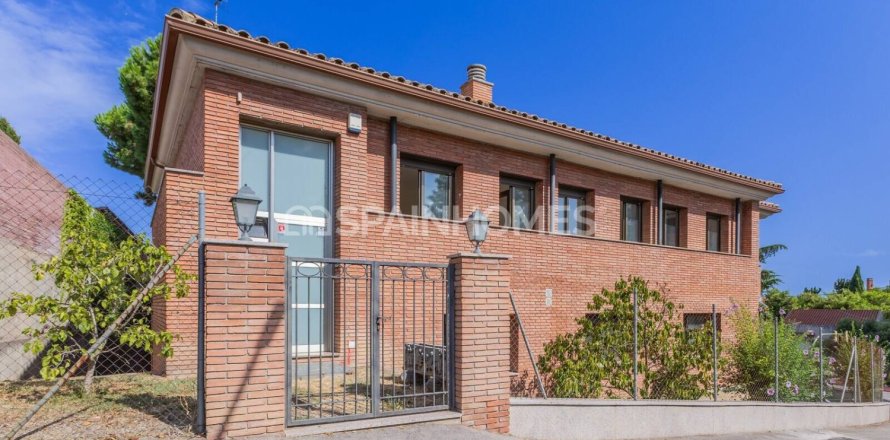8 bedrooms villa for sale in Mataro, Barcelona, Catalonia, Spain № 9236