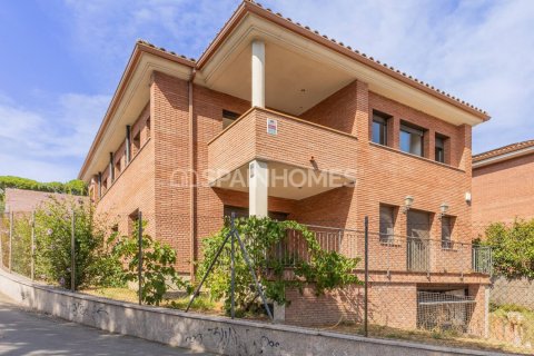8 bedrooms villa for sale in Mataro, Barcelona, Catalonia, Spain № 9236 - photo 2