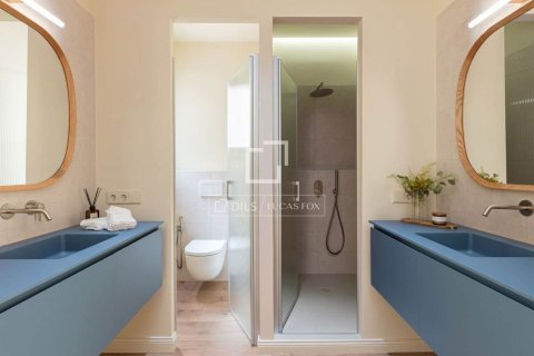 Apartamento de 4 dormitorios en venta en Barcelona, Cataluña, Spain № 9206 - foto 22