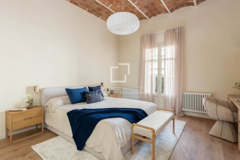 Apartamento de 4 dormitorios en venta en Barcelona, Cataluña, Spain № 9206 - foto 23