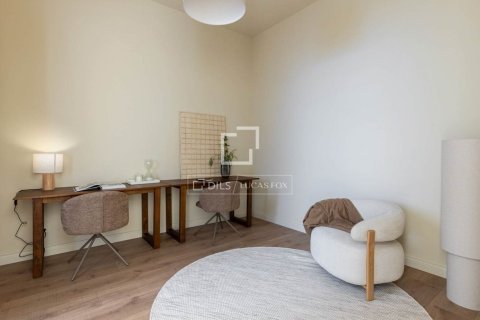Apartamento de 4 dormitorios en venta en Barcelona, Cataluña, Spain № 9206 - foto 10