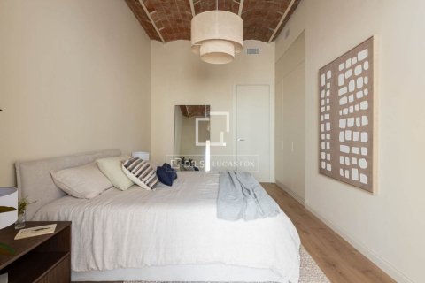 Apartamento de 4 dormitorios en venta en Barcelona, Cataluña, Spain № 9206 - foto 28