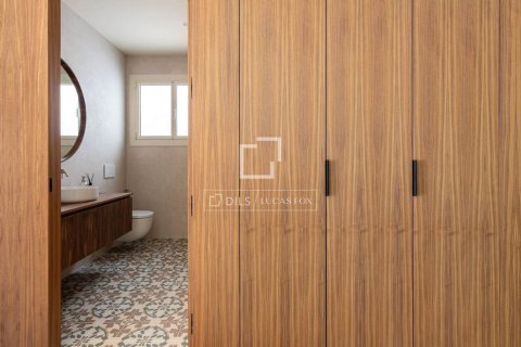 Apartamento de 4 dormitorios en venta en Barcelona, Cataluña, Spain № 9206 - foto 11