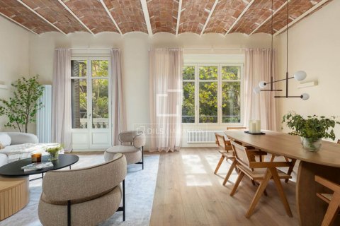 4 bedrooms apartment for sale in Barcelona, Catalonia, Spain № 9206
