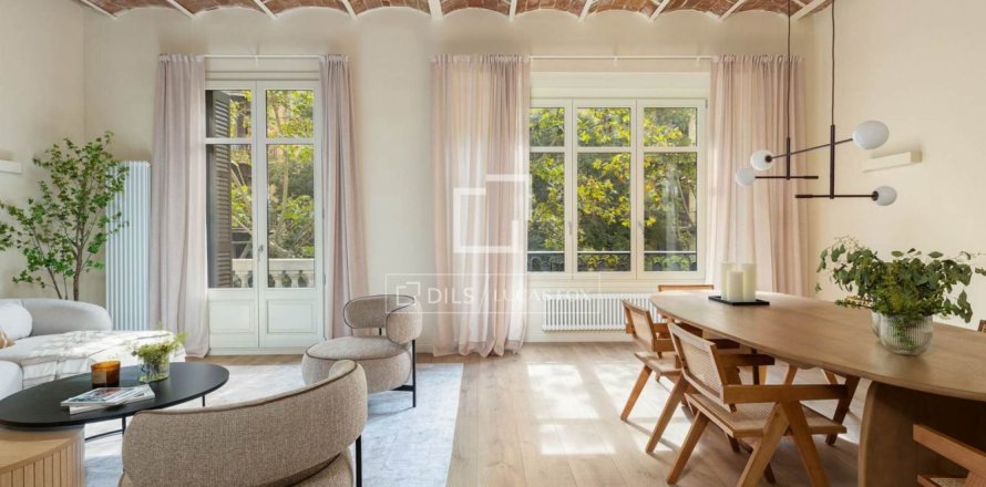 Apartamento de 4 dormitorios en venta en Barcelona, Cataluña, Spain № 9206