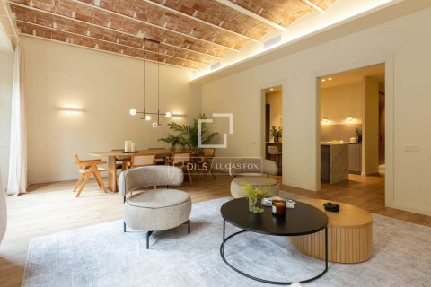 Apartamento de 4 dormitorios en venta en Barcelona, Cataluña, Spain № 9206 - foto 4
