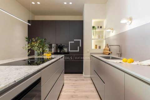 Apartamento de 4 dormitorios en venta en Barcelona, Cataluña, Spain № 9206 - foto 6