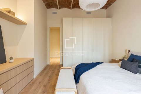 Apartamento de 4 dormitorios en venta en Barcelona, Cataluña, Spain № 9206 - foto 25