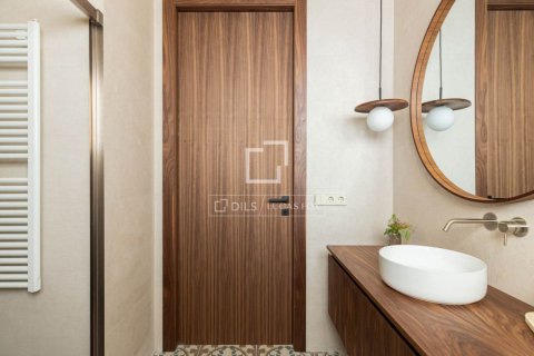 Apartamento de 4 dormitorios en venta en Barcelona, Cataluña, Spain № 9206 - foto 13