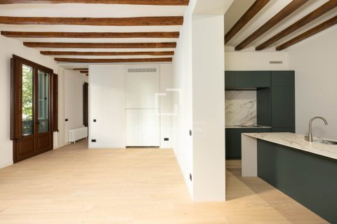 2 bedrooms apartment for sale in Barcelona, Catalonia, Spain № 9164 - photo 2