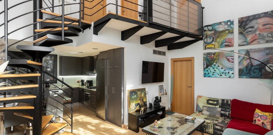 3 bedrooms apartment for sale in Barcelona, Catalonia, Spain № 1470