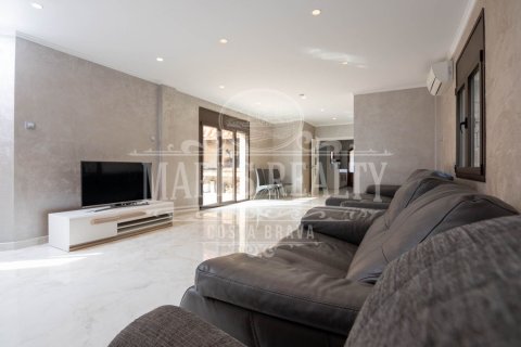 6 bedrooms villa for sale in Lloret de Mar, Girona, Catalonia, Spain № 988 - photo 8