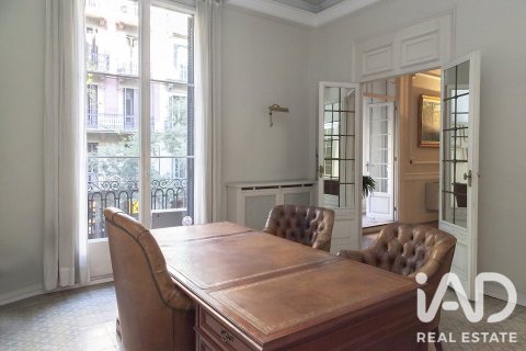 5 bedrooms apartment for sale in Barcelona, Catalonia, Spain № 9143 - photo 8