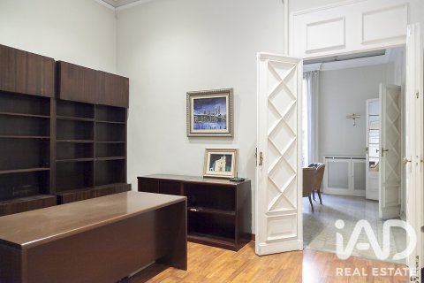 5 bedrooms apartment for sale in Barcelona, Catalonia, Spain № 9143 - photo 10