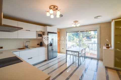3 bedrooms house for sale in Lloret de Mar, Girona, Catalonia, Spain № 6744 - photo 10