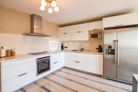 3 bedrooms house for sale in Lloret de Mar, Girona, Catalonia, Spain № 6744 - photo 9