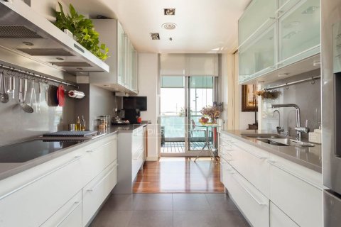 Купить квартиру в Барселона, Испания с 3 спальни, 130м², № 9116 - фото 18