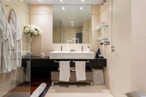 Купить квартиру в Барселона, Испания с 3 спальни, 130м², № 9116 - фото 29