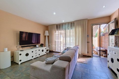 3 bedrooms villa for sale in Cubelles, Barcelona, Catalonia, Spain № 9111 - photo 17