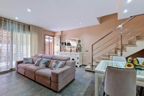 3 bedrooms villa for sale in Cubelles, Barcelona, Catalonia, Spain № 9111 - photo 2