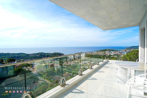 3 bedrooms villa for sale in Lloret de Mar, Girona, Catalonia, Spain № 958 - photo 3