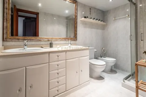 Apartamento de 3 dormitorios en venta en Sant Joan Despí, Barcelona, Cataluña, Spain № 9178 - foto 19