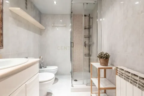 Apartamento de 3 dormitorios en venta en Sant Joan Despí, Barcelona, Cataluña, Spain № 9178 - foto 18