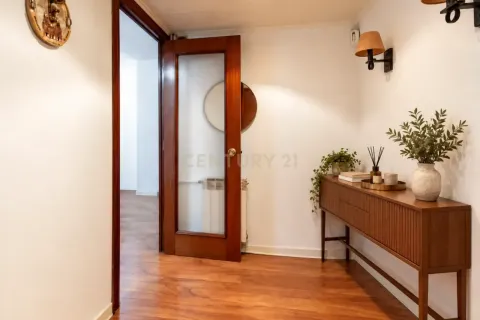 Apartamento de 3 dormitorios en venta en Sant Joan Despí, Barcelona, Cataluña, Spain № 9178 - foto 24