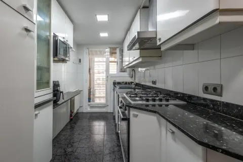 Apartamento de 3 dormitorios en venta en Sant Joan Despí, Barcelona, Cataluña, Spain № 9178 - foto 11