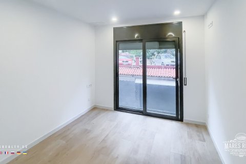 15 rooms commercial property for sale in Lloret de Mar, Girona, Catalonia, Spain № 956 - photo 12