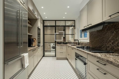 Купить квартиру в Барселона, Испания с 3 спальни, 250м², № 9152 - фото 10