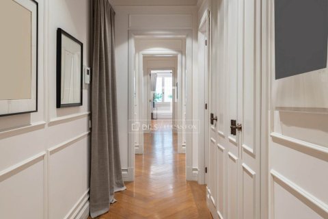 Купить квартиру в Барселона, Испания с 3 спальни, 250м², № 9152 - фото 18