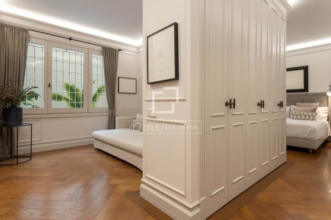 Купить квартиру в Барселона, Испания с 3 спальни, 250м², № 9152 - фото 30